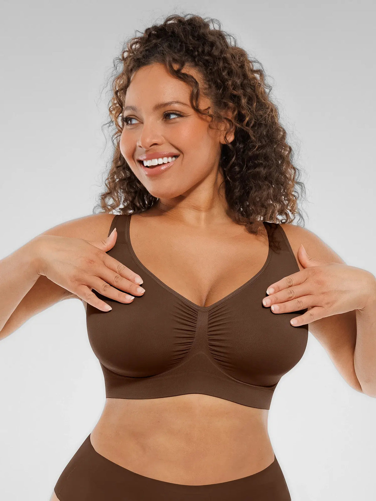 Soutien-gorge quotidien sans armatures à larges bretelles