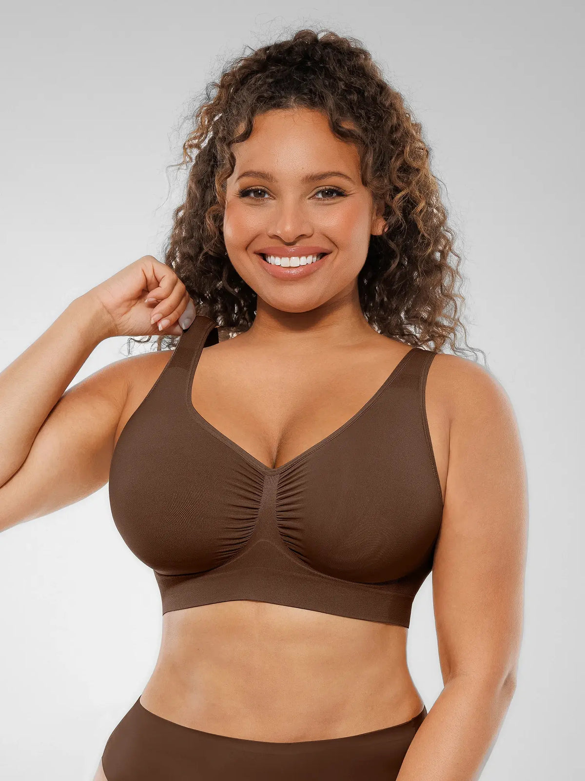 Soutien-gorge quotidien sans armatures à larges bretelles