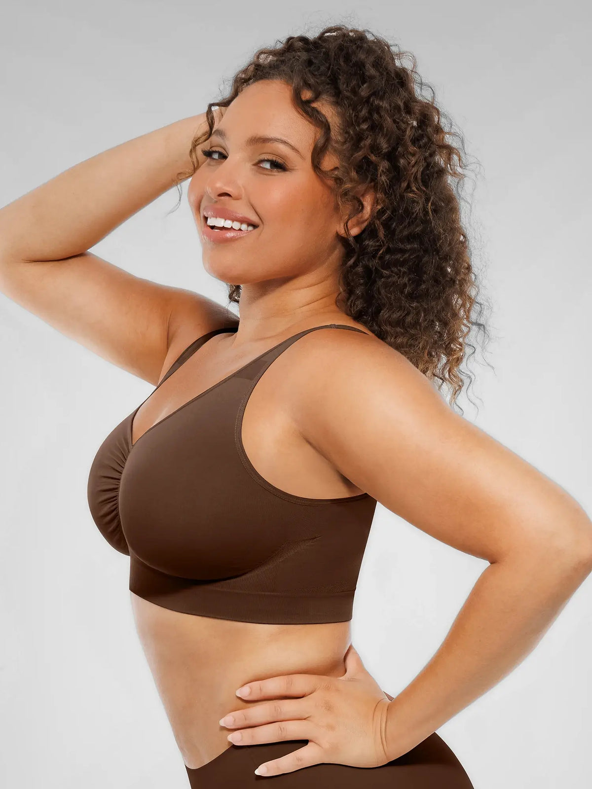 Soutien-gorge quotidien sans armatures à larges bretelles